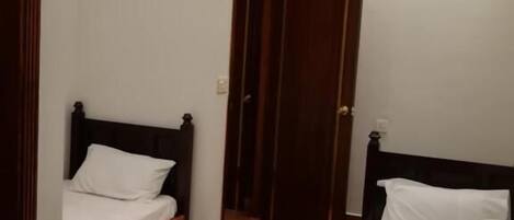 Chambres insonorisées, fer et planche à repasser, Wi-Fi gratuit