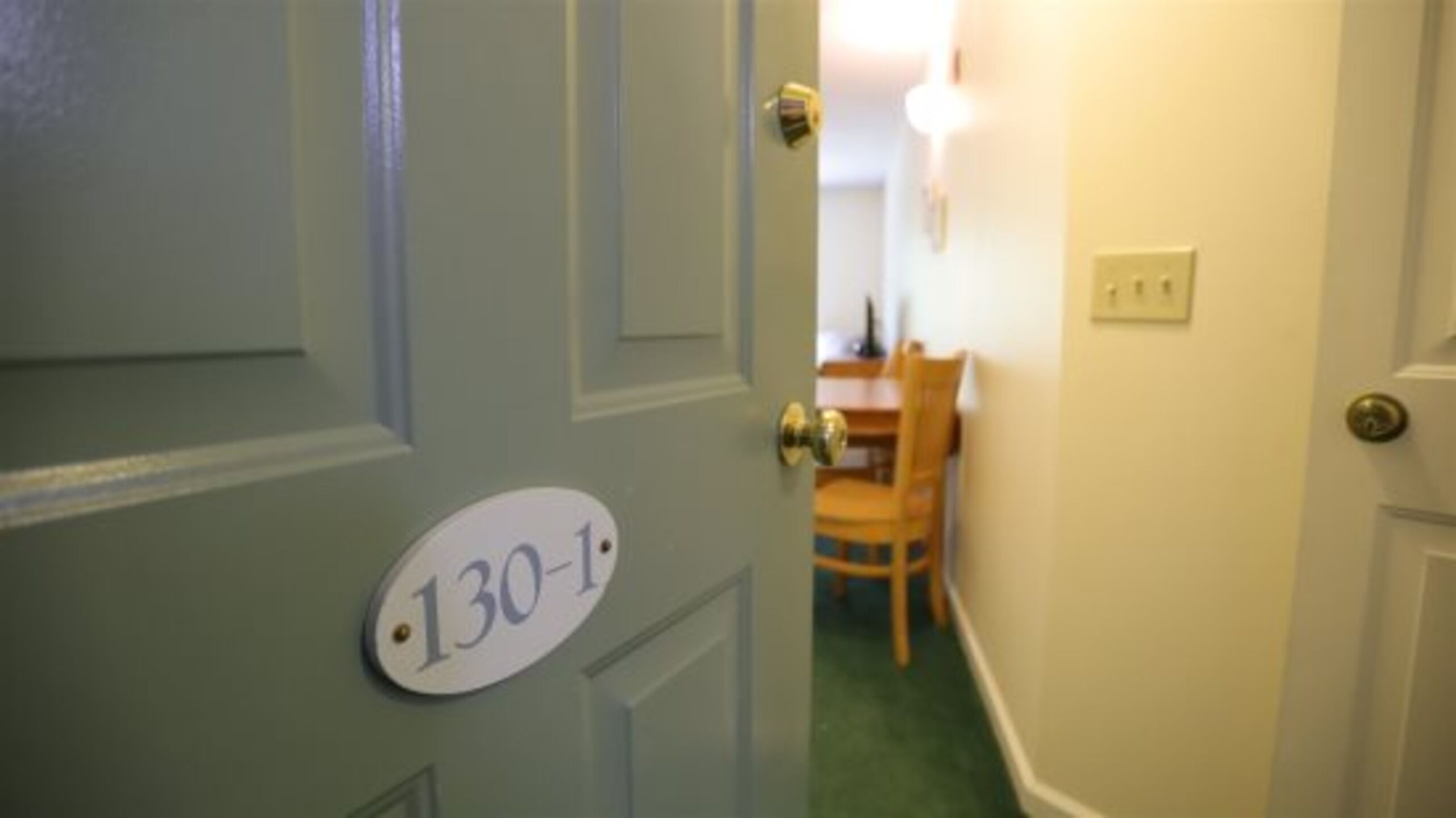 Deer Park Resort Vacation Condo close to Rec. Center w/ Pool!  (DP130A)