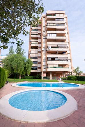 Pool - 2 Bed Apartment Near the Beach (El Campello)