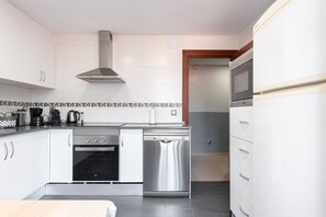 Private kitchen - 2 Bed Apartment Near the Beach (El Campello)