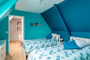 3 bedrooms, iron/ironing board, free WiFi, bed sheets