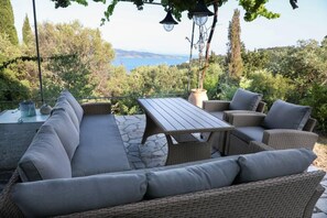 3 bedrooms, desk, Internet - Sinies Stone Cottage - NE Corfu (Corfu)