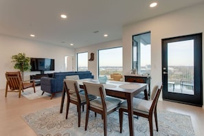 Dining - Luxury Riverfront 3BR | Walk to Nissan Stadium & Broadway | Private Garage (Nashville)