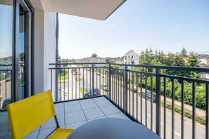 Unclassified image, 4 of 29, button