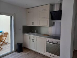 Fridge, microwave, oven, stovetop - Grand Studio Neuf à Carry le Rouet (Carry-le-Rouet)