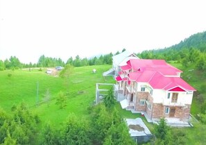 Aerial view - Toli Peer Guest House (Ali Sojal)