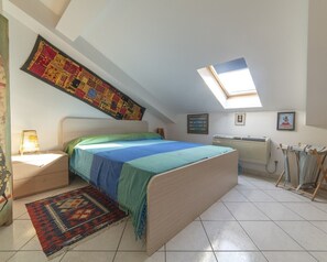 1 Schlafzimmer, Bügeleisen/Bügelbrett