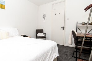 Apartment | 1 bedroom, free WiFi, bed sheets - Stunning 1-bed Entire Apartment in Teddington (Teddington)