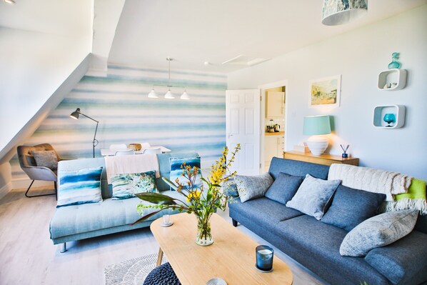 Leilighet | Oppholdsområde | En 50-tommers smart-TV med digitale kanaler