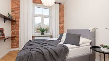 2 quartos, ferros/tábuas de passar roupa, Wi-Fi, roupa de cama