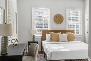 6 bedrooms, desk, iron/ironing board, free WiFi - Stunning 6-Bedroom Home with Pool, 5.5 Baths, and Historic Charm, Walk to Dining & Sights! (Charleston)