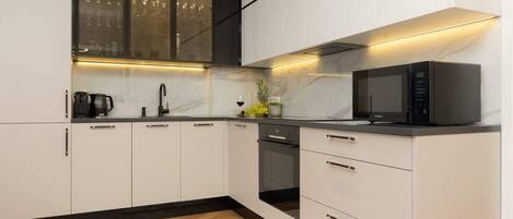 Fridge, microwave, oven, stovetop