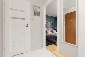 1 bedroom, iron/ironing board, WiFi, bed sheets - Włościańska 10B | Modern Apartment | Balcony (Warszawa)