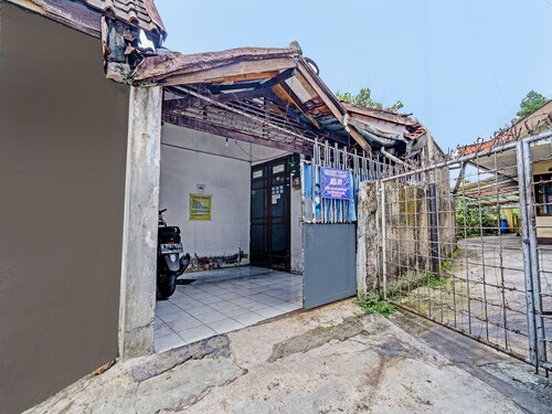 OYO Life 92709 Kost Teras Cikapundung Syariah