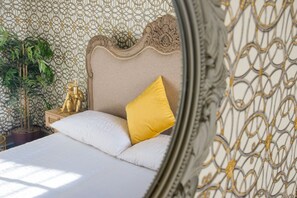 4 bedrooms, free WiFi, bed sheets - Stunnning 4 Bed House Hot Tub, Sky Tv, Pool Table (London)