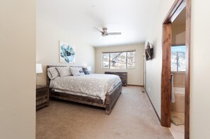 3 soverom, skrivebord, wi-fi (inkludert) og sengetøy