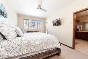 3 bedrooms, desk, free WiFi, bed sheets - Crimson Cliff 2ownhome - Views - 4 Miles to Downtown - Central AC (30+ Stay) (Durango)