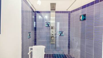 Deluxe kamer | Badkamer