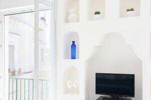 1 camera, minibar, una cassaforte in camera, ferro/asse da stiro