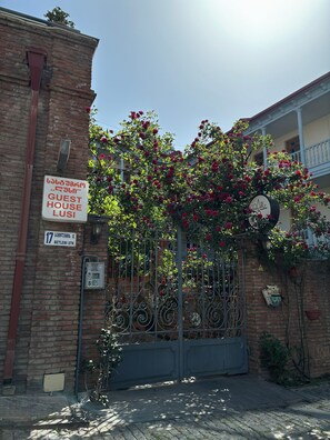 Entrada de la propiedad