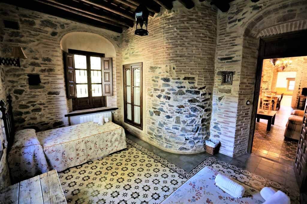 4 habitaciones, wifi y ropa de cama 