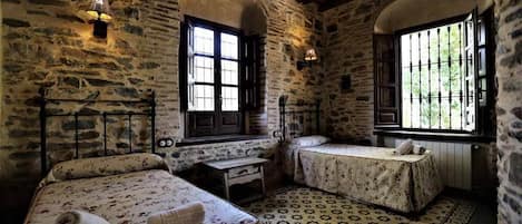 4 camere, Wi-Fi, lenzuola