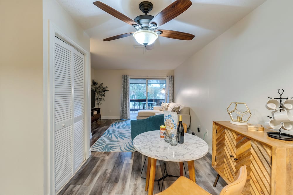 Quaint Sarasota Condo: 4 Mi to Siesta Key Beach! - South Gate Ridge, FL
