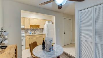 Apartment (1 Bedroom) | Interior