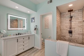 Bathroom - Palm Desert Retreat: Pool Access & On-site Golf! (Palm Desert)
