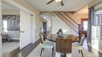 House (4 Bedrooms) | Interior