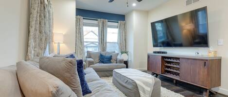 House (4 Bedrooms) | Front of property