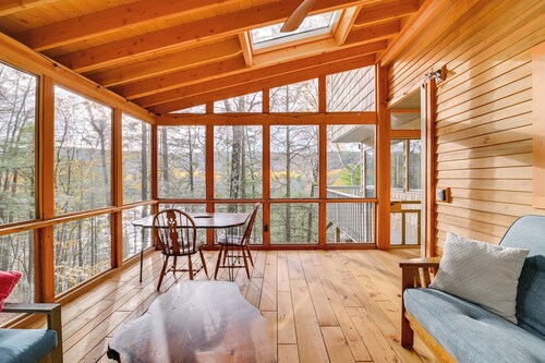 Great Barrington Lakeside Getaway w/ Kayak & Grill