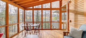 Great Barrington Lakeside Getaway w/ Kayak & Grill