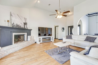 Family-friendly Ocean Springs Home: Grill, Hot Tub