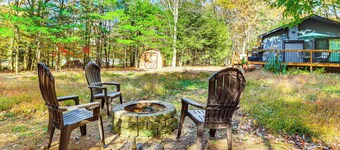 1/2 Mi to Bear Creek Lake: Gem w/ Fire Pit!