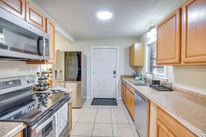 House (3 Bedrooms) | Interior