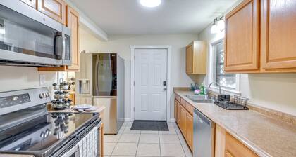 Patio & Grill: Idyllic Sorrento Vacation Home!