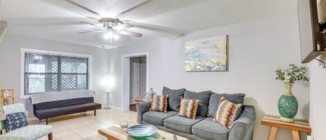 House (3 Bedrooms) | Front of property