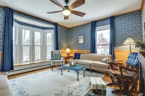 House (4 Bedrooms) | Interior