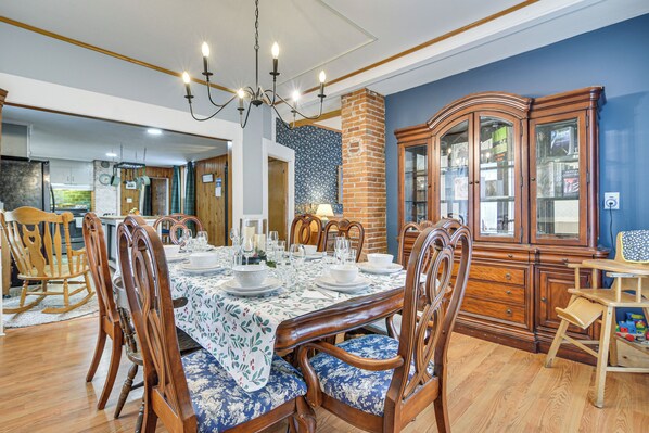 House (4 Bedrooms) | Interior