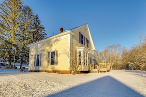 Interior - Fireside Winter Escape: Spacious Wilton Getaway (Wilton)