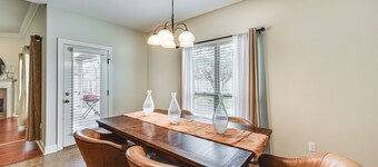 Spacious Zachary Home: 12 Mi to Baton Rouge!
