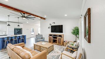 House (4 Bedrooms) | Depan hartanah