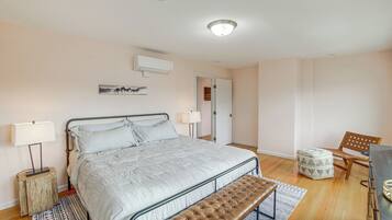 House (6 Bedrooms) | Interior