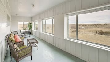 House (6 Bedrooms) | Interior