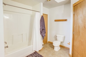 House (6 Bedrooms) | Interior