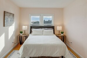 House (6 Bedrooms) | Interior