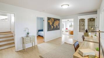 House (6 Bedrooms) | Interior