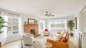 Rumah (6 Bedrooms) | Bagian depan properti