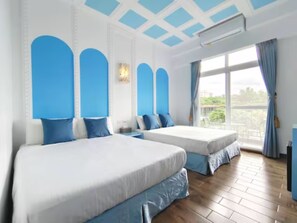 Quadruple Room with Mountain View and Balcony | Blackout drapes, free WiFi, bed sheets - Lunar Mare inn (Liuqiu)